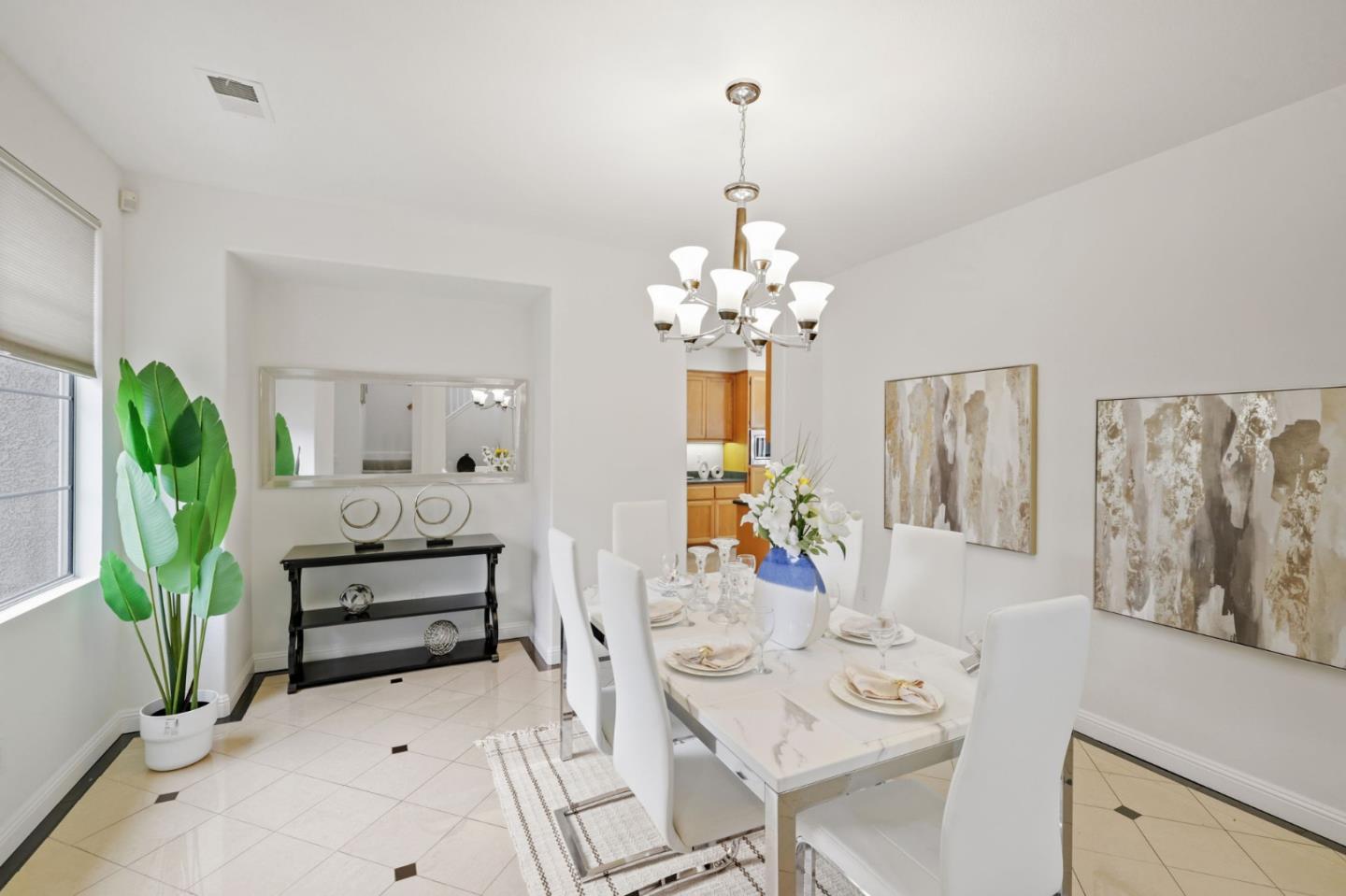 Detail Gallery Image 13 of 84 For 30279 Brookfield Rd, Hayward,  CA 94544 - 5 Beds | 3 Baths