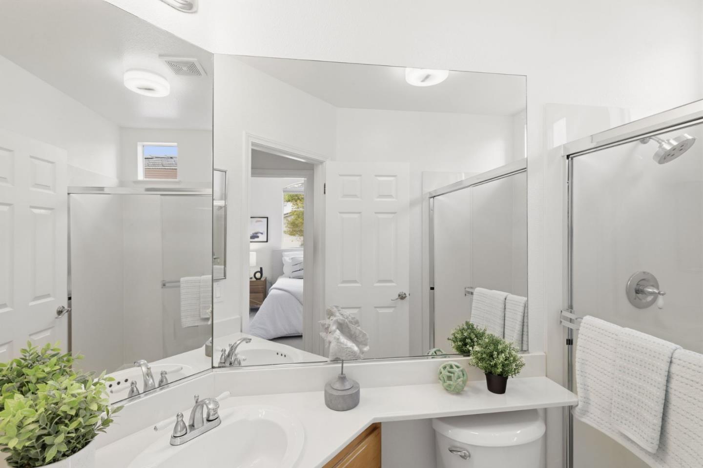 Detail Gallery Image 15 of 84 For 30279 Brookfield Rd, Hayward,  CA 94544 - 5 Beds | 3 Baths