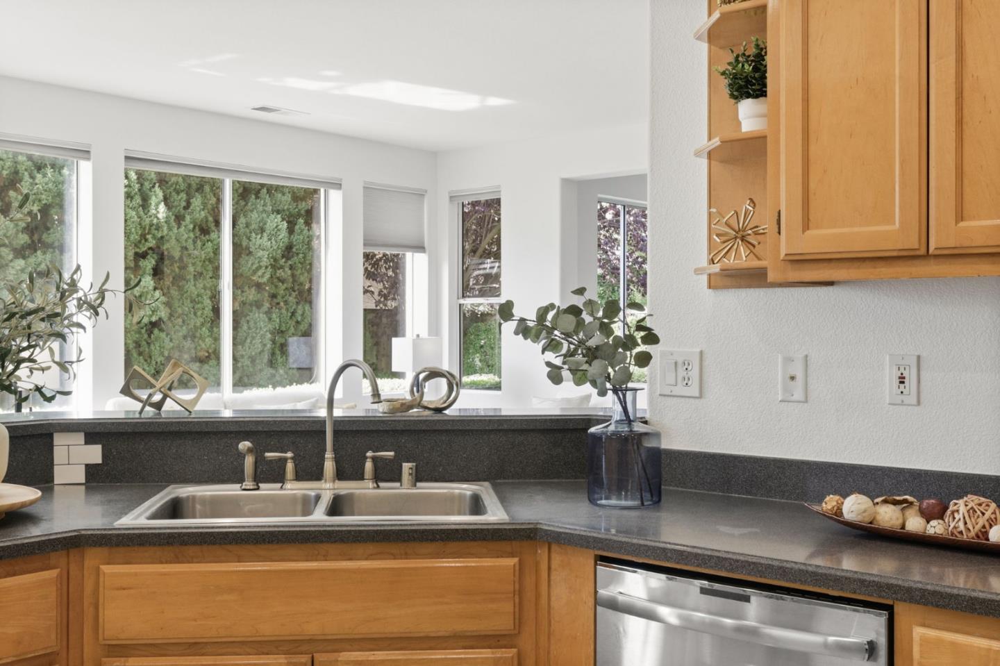 Detail Gallery Image 35 of 84 For 30279 Brookfield Rd, Hayward,  CA 94544 - 5 Beds | 3 Baths