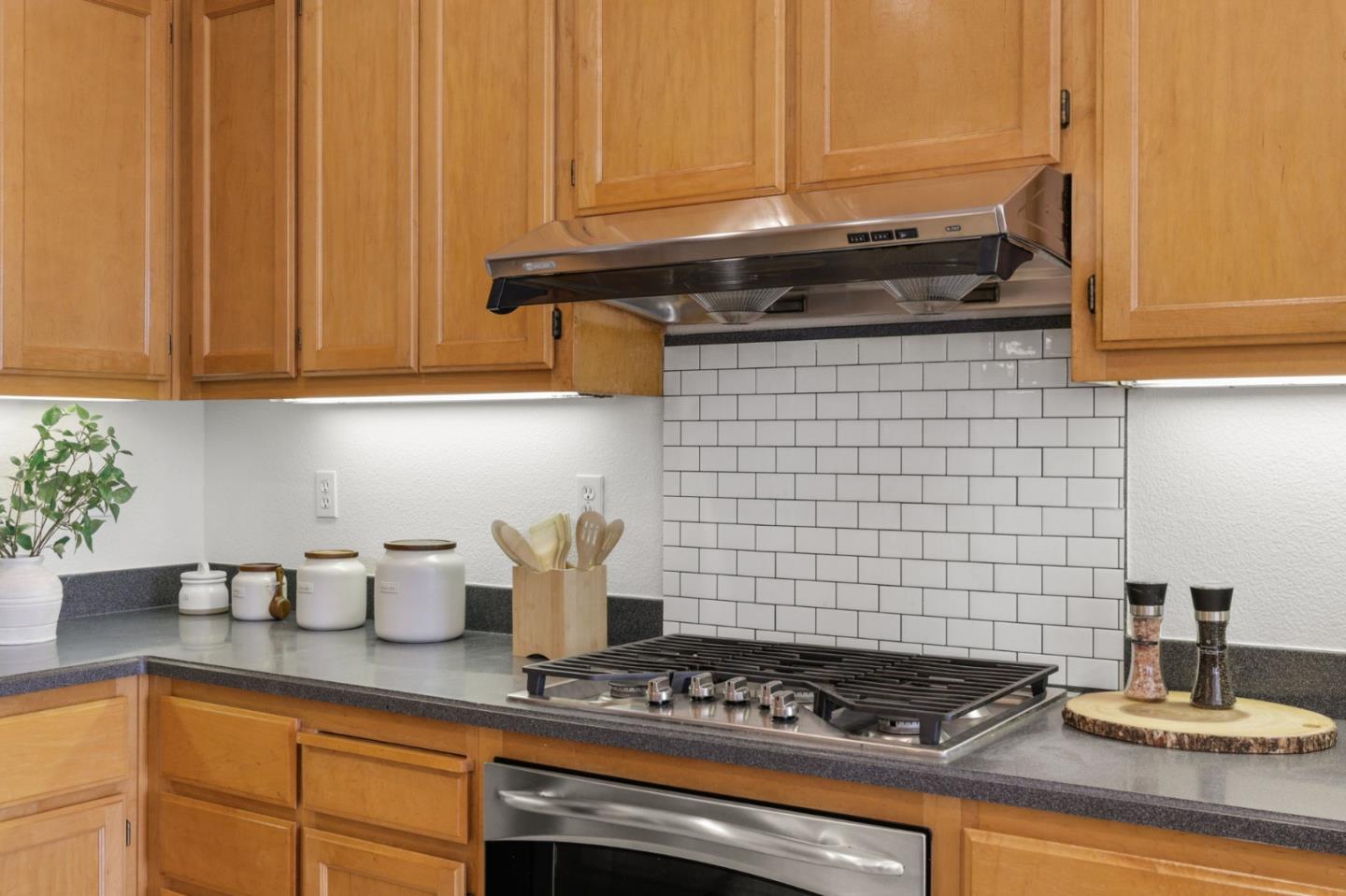 Detail Gallery Image 36 of 84 For 30279 Brookfield Rd, Hayward,  CA 94544 - 5 Beds | 3 Baths