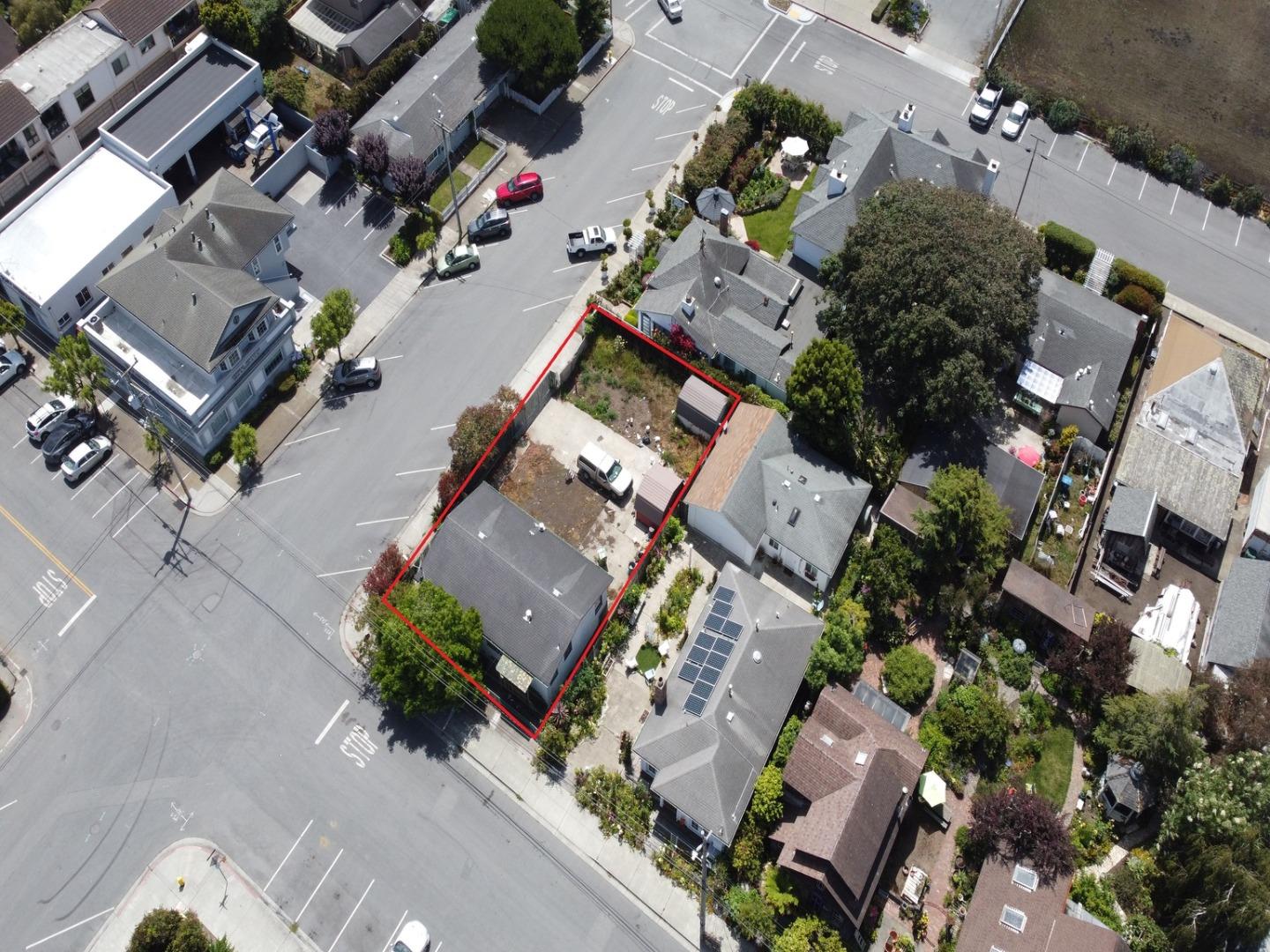 Detail Gallery Image 15 of 33 For 631 Mill St, Half Moon Bay,  CA 94019 - 4 Beds | 1 Baths