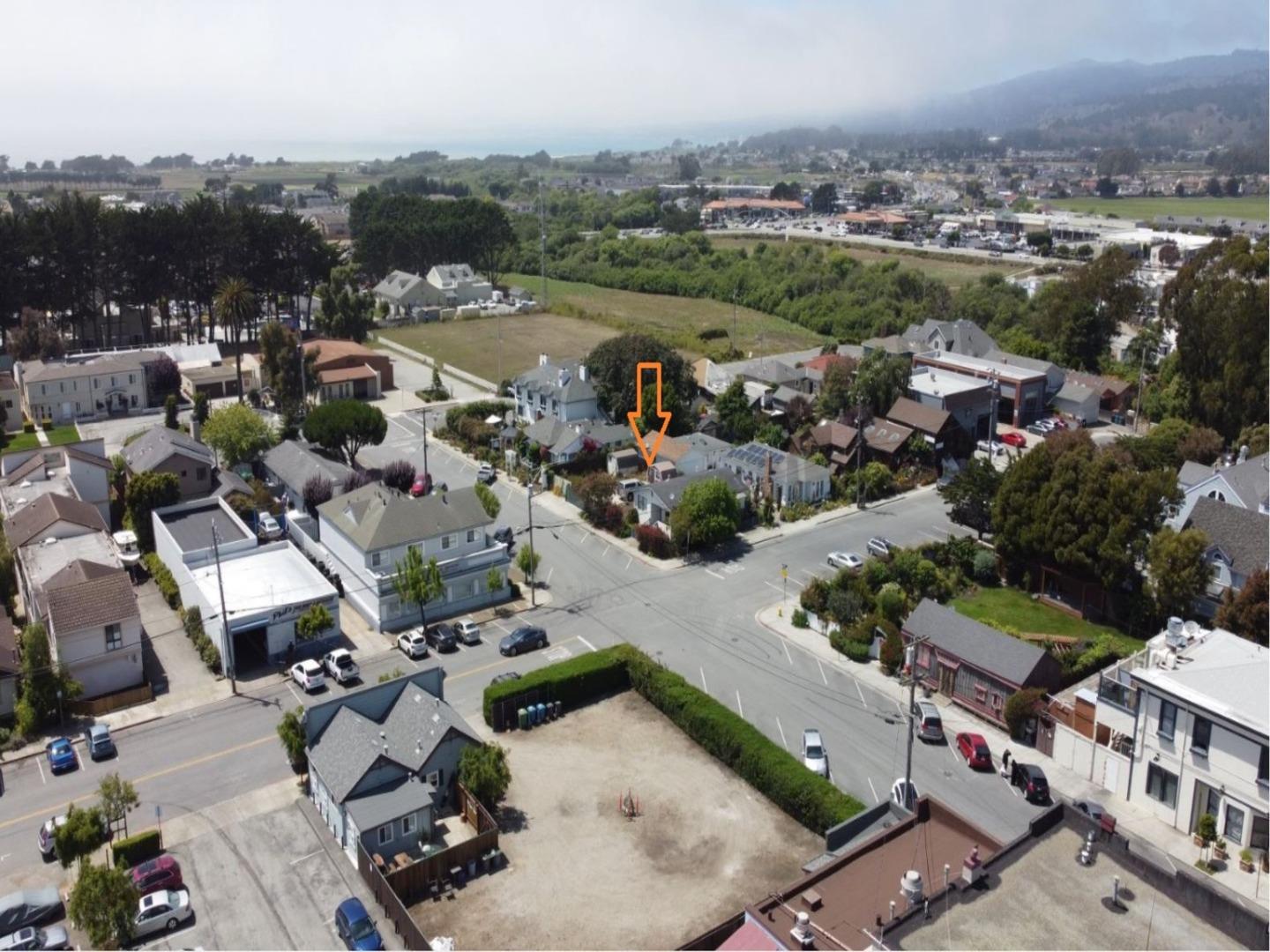 Detail Gallery Image 18 of 33 For 631 Mill St, Half Moon Bay,  CA 94019 - 4 Beds | 1 Baths