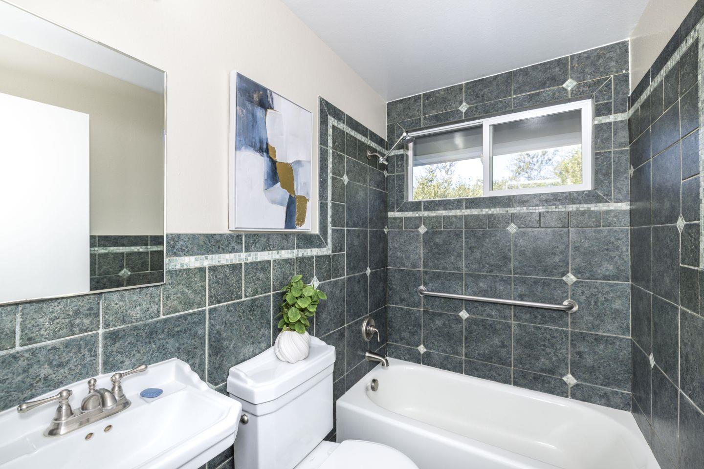 Detail Gallery Image 21 of 30 For 441 Bridgeport Dr, El Granada,  CA 94018 - 3 Beds | 2 Baths