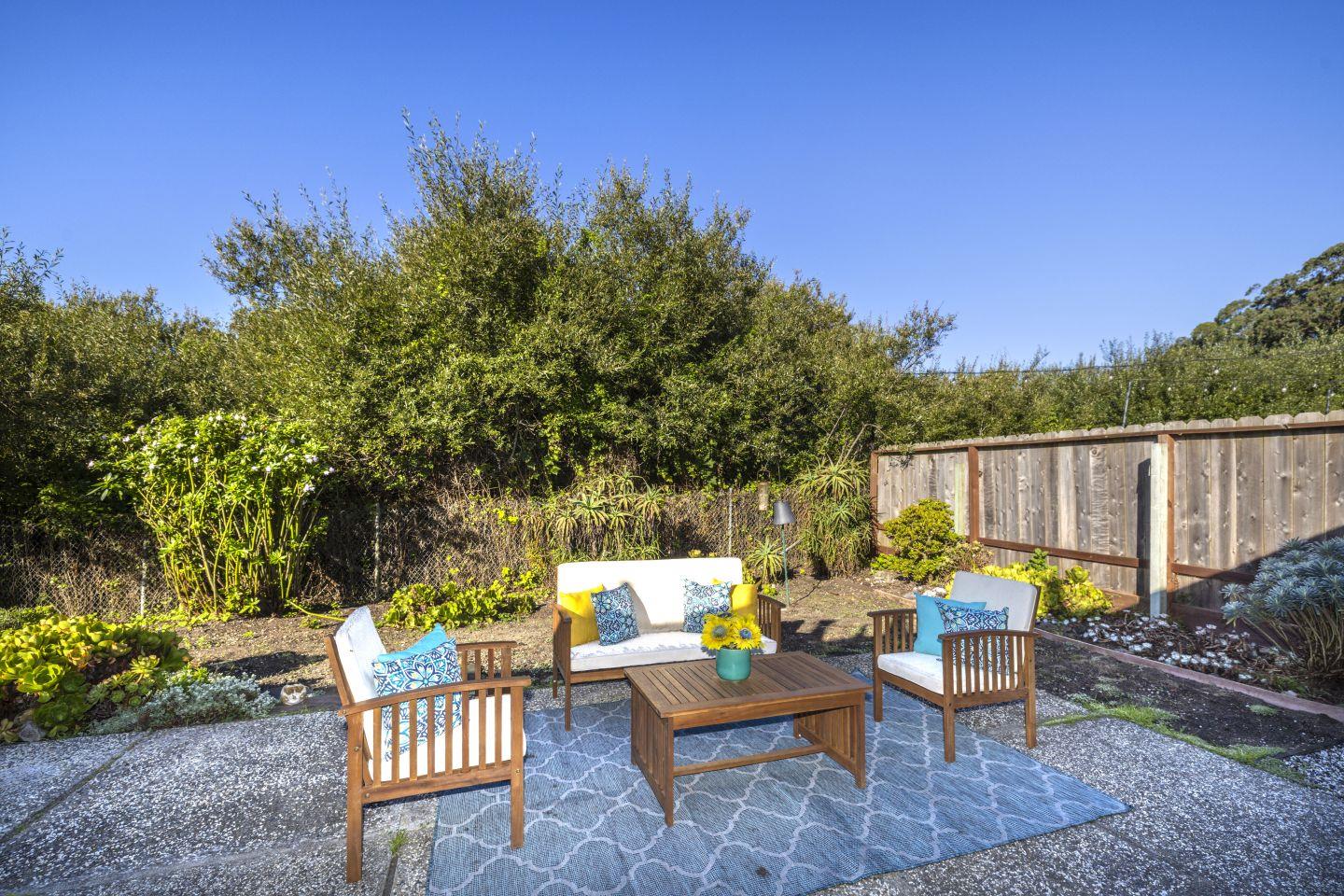 Detail Gallery Image 24 of 30 For 441 Bridgeport Dr, El Granada,  CA 94018 - 3 Beds | 2 Baths