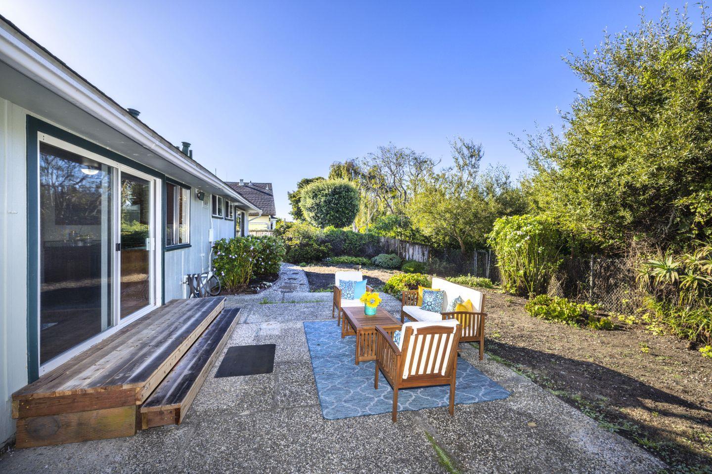 Detail Gallery Image 25 of 30 For 441 Bridgeport Dr, El Granada,  CA 94018 - 3 Beds | 2 Baths