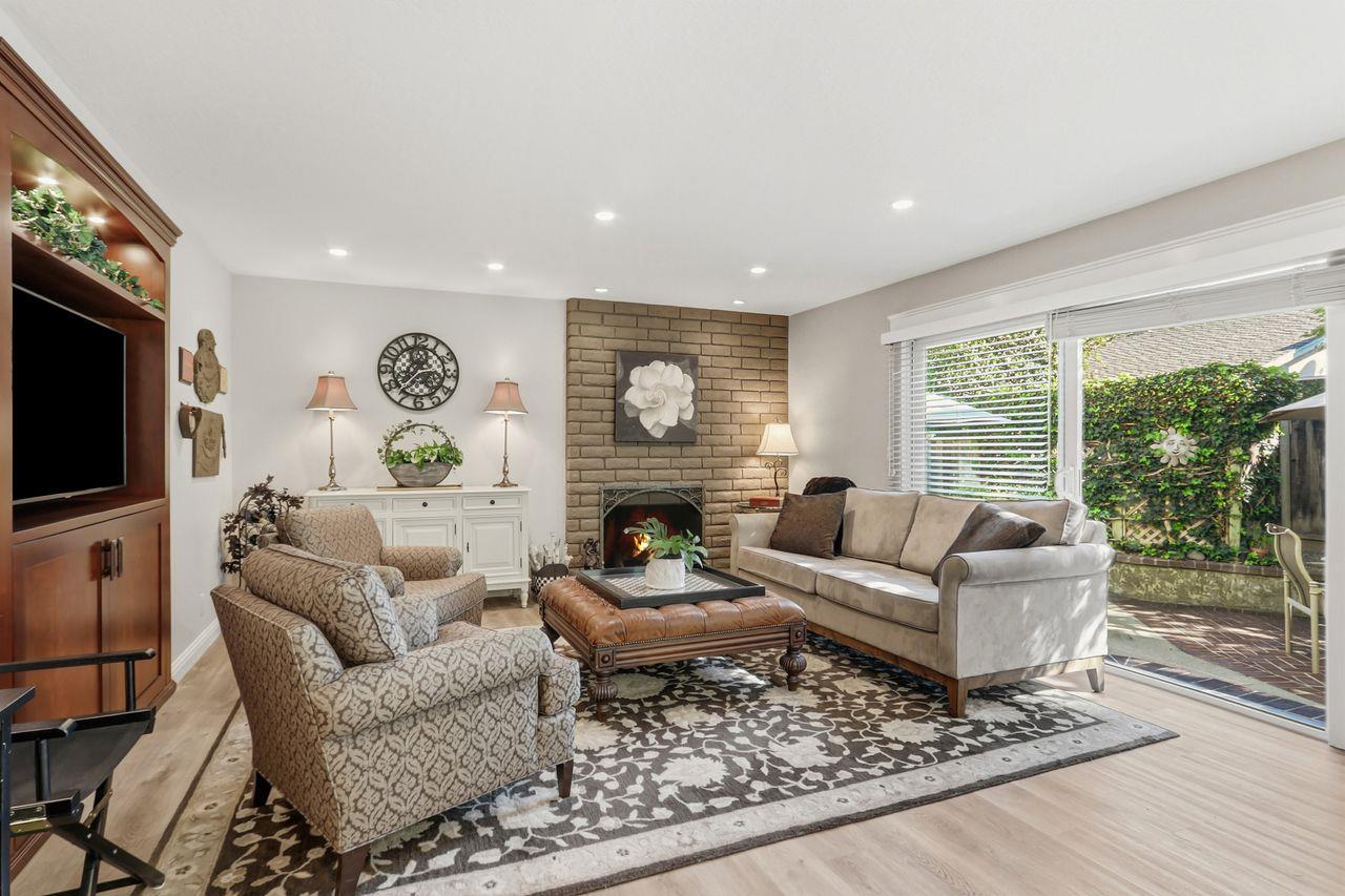 Detail Gallery Image 11 of 49 For 3570 Sunnydale Ct, San Jose,  CA 95117 - 4 Beds | 3 Baths