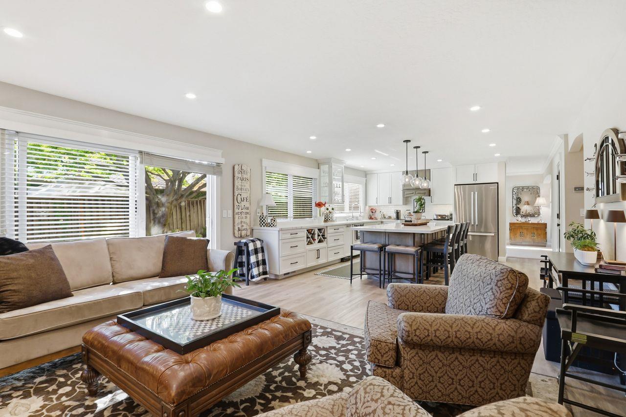 Detail Gallery Image 12 of 49 For 3570 Sunnydale Ct, San Jose,  CA 95117 - 4 Beds | 3 Baths