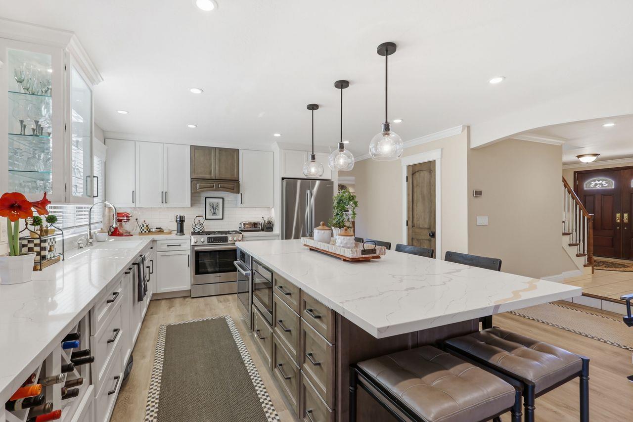 Detail Gallery Image 16 of 49 For 3570 Sunnydale Ct, San Jose,  CA 95117 - 4 Beds | 3 Baths