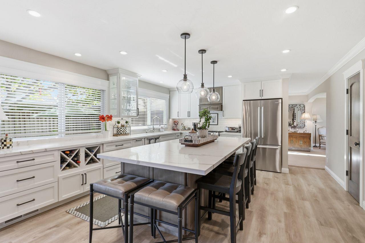 Detail Gallery Image 17 of 49 For 3570 Sunnydale Ct, San Jose,  CA 95117 - 4 Beds | 3 Baths