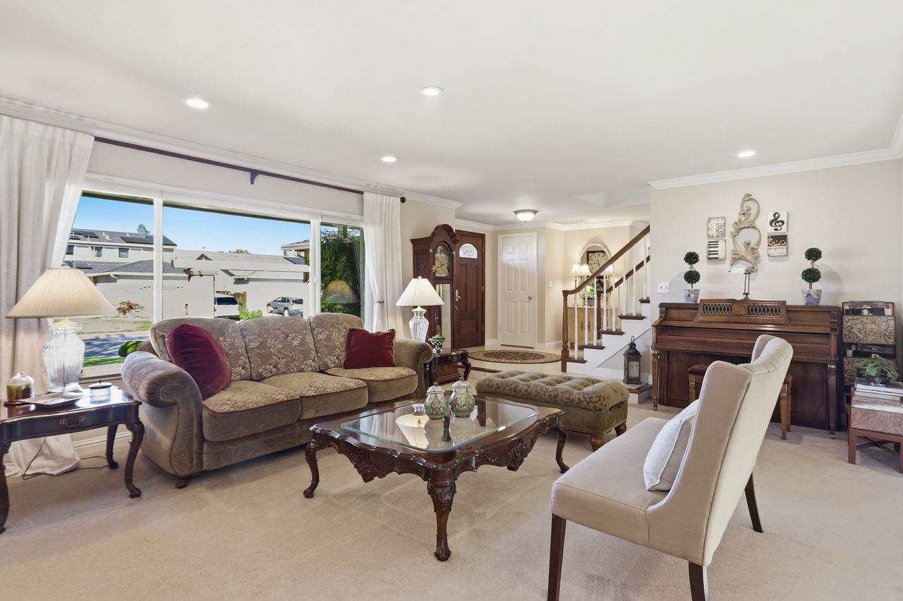 Detail Gallery Image 9 of 49 For 3570 Sunnydale Ct, San Jose,  CA 95117 - 4 Beds | 3 Baths