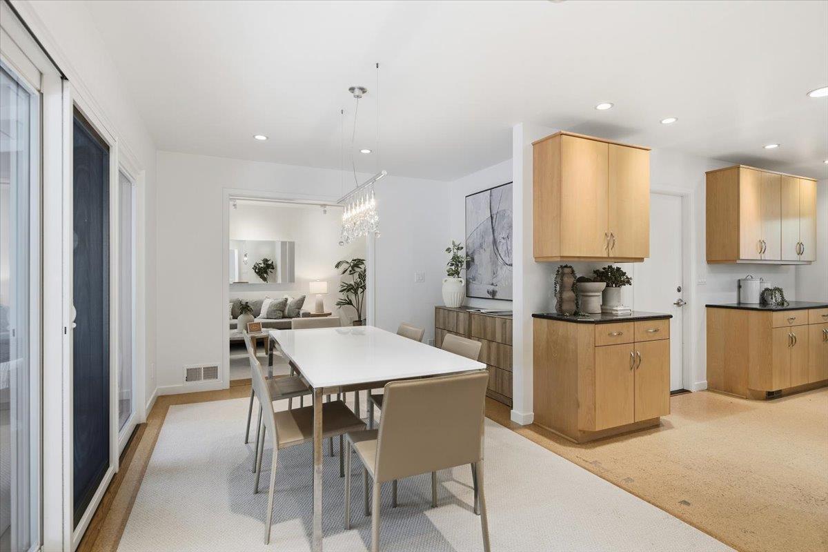 Detail Gallery Image 10 of 38 For 375 La Cuesta Dr, Portola Valley,  CA 94028 - 3 Beds | 2 Baths