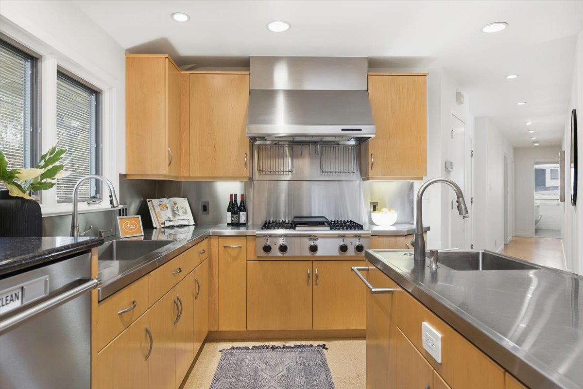 Detail Gallery Image 14 of 38 For 375 La Cuesta Dr, Portola Valley,  CA 94028 - 3 Beds | 2 Baths