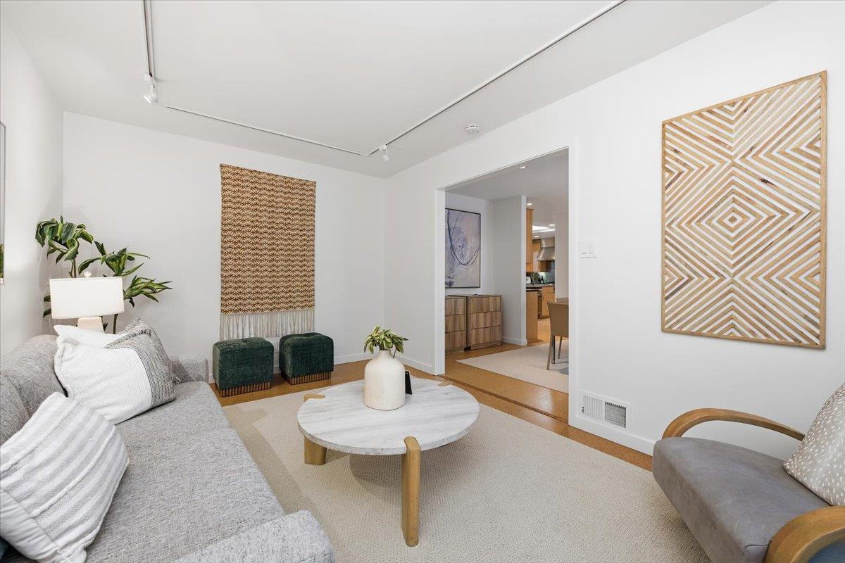 Detail Gallery Image 16 of 38 For 375 La Cuesta Dr, Portola Valley,  CA 94028 - 3 Beds | 2 Baths