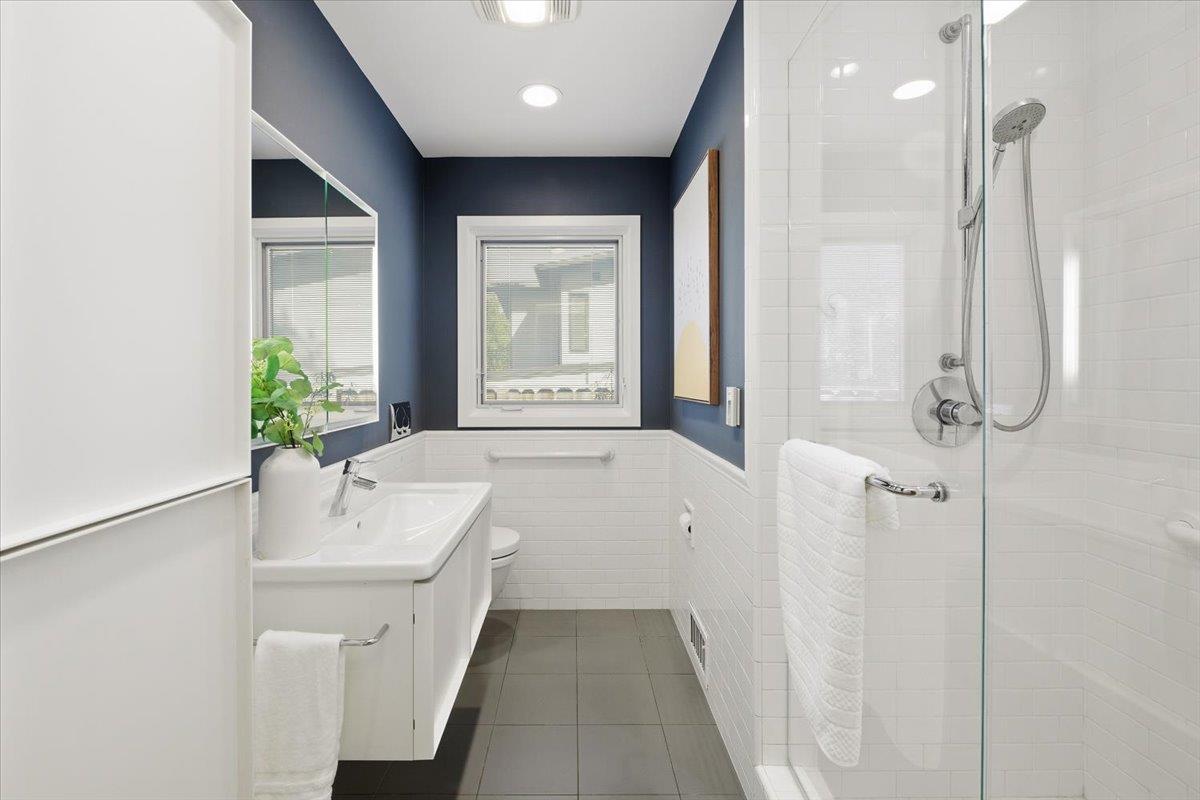 Detail Gallery Image 17 of 38 For 375 La Cuesta Dr, Portola Valley,  CA 94028 - 3 Beds | 2 Baths