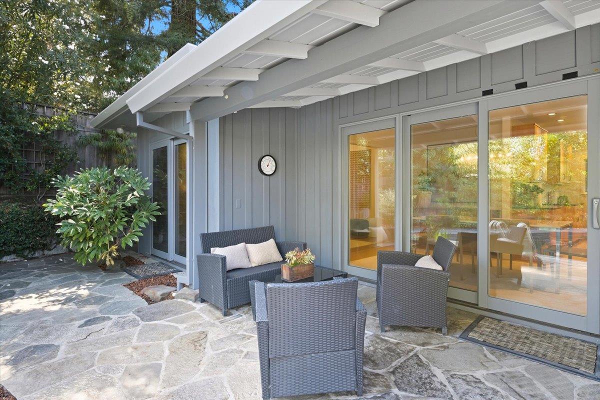 Detail Gallery Image 24 of 38 For 375 La Cuesta Dr, Portola Valley,  CA 94028 - 3 Beds | 2 Baths