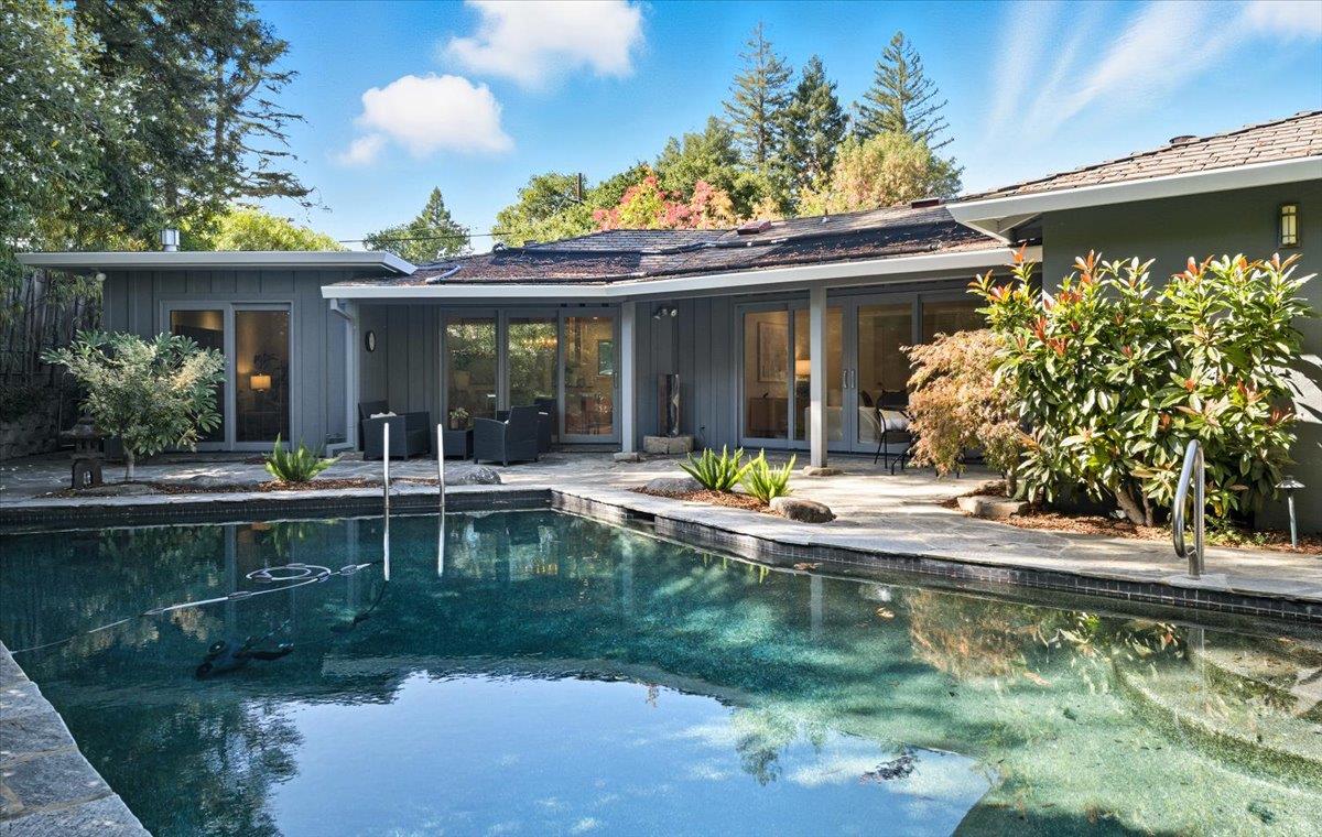 Detail Gallery Image 28 of 38 For 375 La Cuesta Dr, Portola Valley,  CA 94028 - 3 Beds | 2 Baths