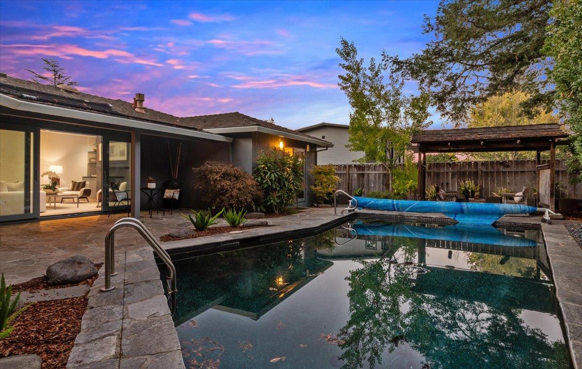 Detail Gallery Image 31 of 38 For 375 La Cuesta Dr, Portola Valley,  CA 94028 - 3 Beds | 2 Baths