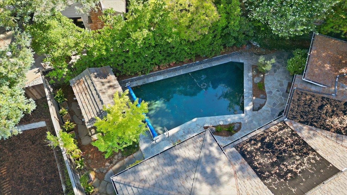 Detail Gallery Image 33 of 38 For 375 La Cuesta Dr, Portola Valley,  CA 94028 - 3 Beds | 2 Baths