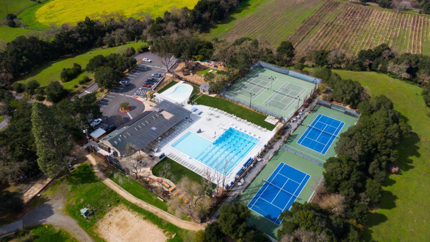 Detail Gallery Image 36 of 38 For 375 La Cuesta Dr, Portola Valley,  CA 94028 - 3 Beds | 2 Baths