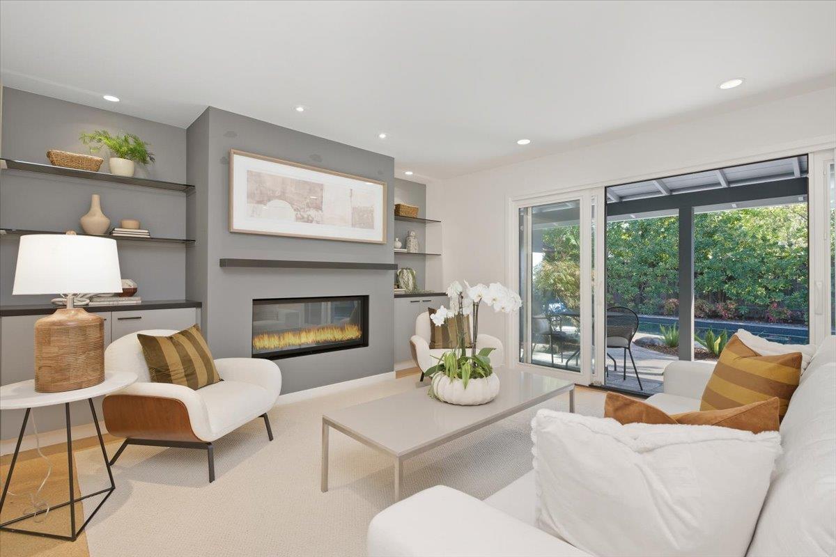 Detail Gallery Image 7 of 38 For 375 La Cuesta Dr, Portola Valley,  CA 94028 - 3 Beds | 2 Baths