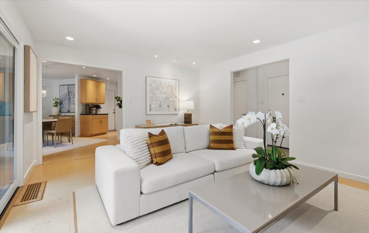 Detail Gallery Image 9 of 38 For 375 La Cuesta Dr, Portola Valley,  CA 94028 - 3 Beds | 2 Baths