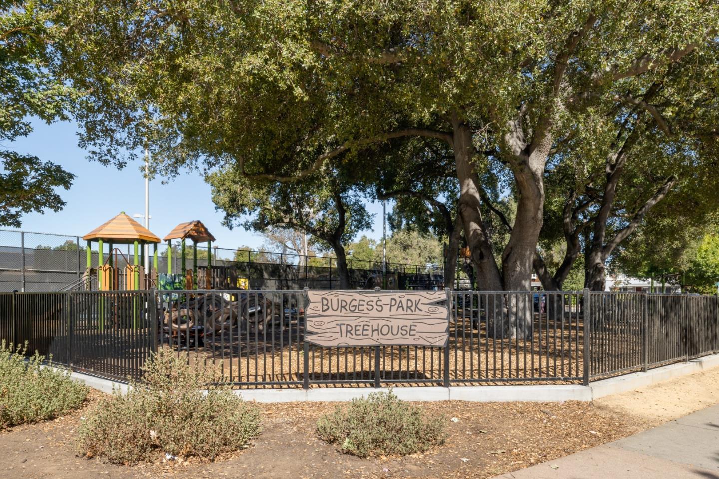 Detail Gallery Image 12 of 12 For 461 Burgess Dr #4,  Menlo Park,  CA 94025 - 2 Beds | 2 Baths