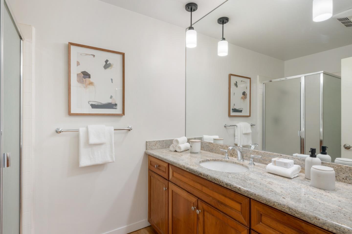 Detail Gallery Image 7 of 12 For 461 Burgess Dr #4,  Menlo Park,  CA 94025 - 2 Beds | 2 Baths