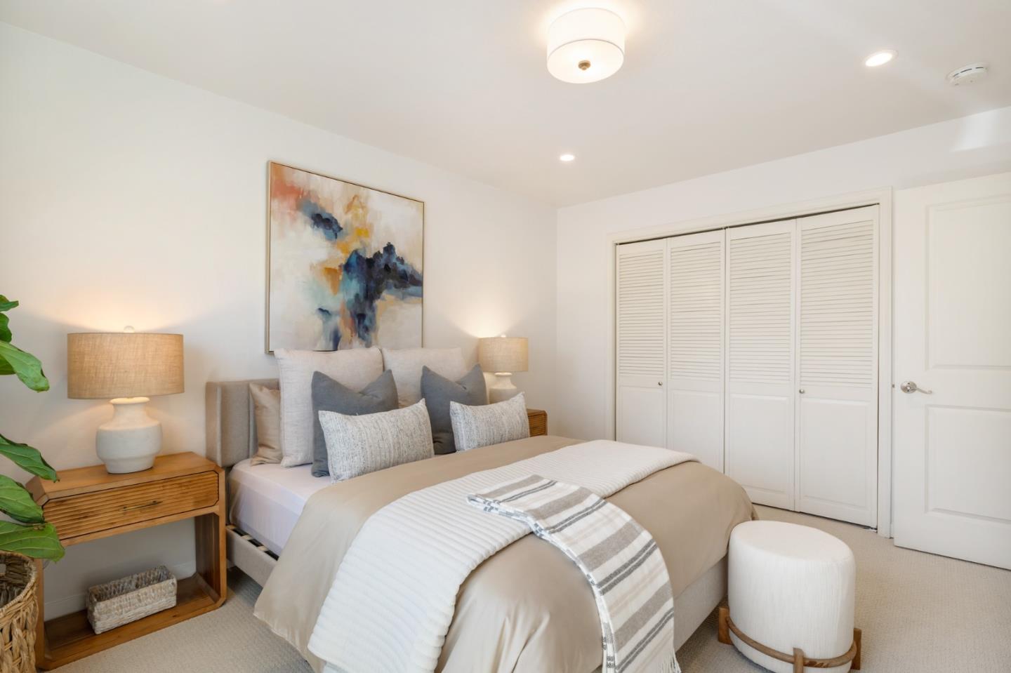 Detail Gallery Image 8 of 12 For 461 Burgess Dr #4,  Menlo Park,  CA 94025 - 2 Beds | 2 Baths