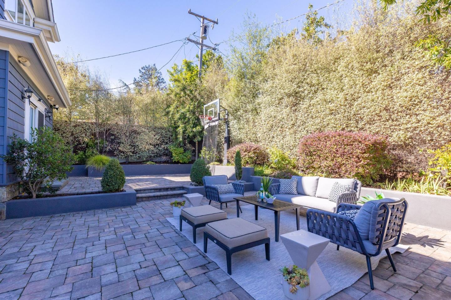 Detail Gallery Image 27 of 34 For 638 Oregon Ave, San Mateo,  CA 94402 - 4 Beds | 3/1 Baths