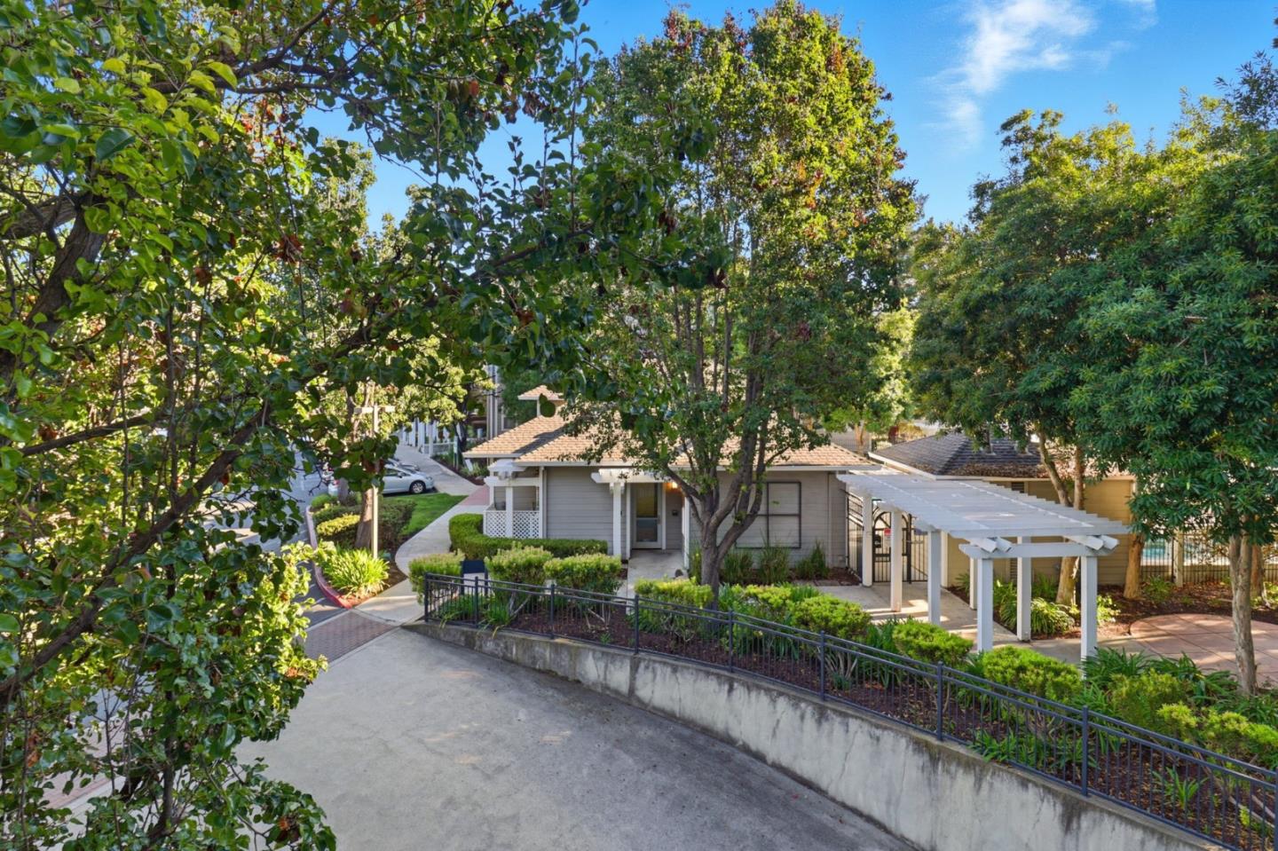 Detail Gallery Image 29 of 32 For 1982 W Bayshore Rd #121,  East Palo Alto,  CA 94303 - 2 Beds | 2 Baths