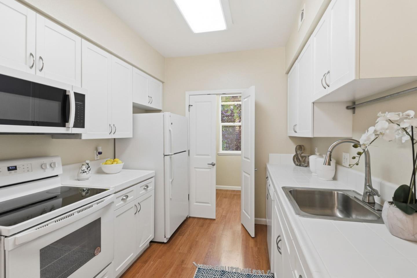 Detail Gallery Image 6 of 32 For 1982 W Bayshore Rd #121,  East Palo Alto,  CA 94303 - 2 Beds | 2 Baths