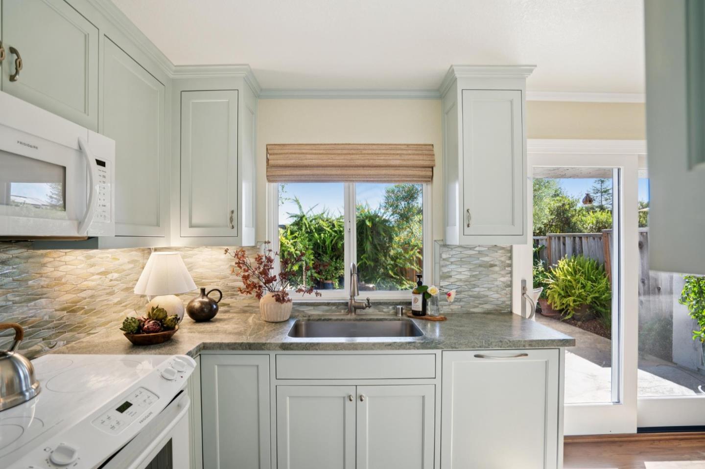 Detail Gallery Image 27 of 51 For 415 Sailfish Dr, Aptos,  CA 95003 - 3 Beds | 1/1 Baths