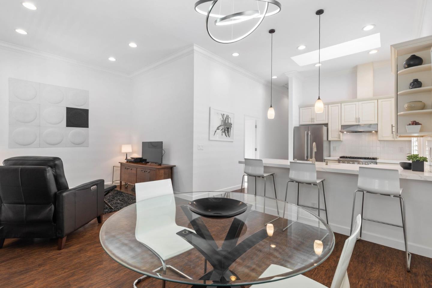 Detail Gallery Image 7 of 43 For 141 N Almaden Blvd, San Jose,  CA 95110 - – Beds | – Baths