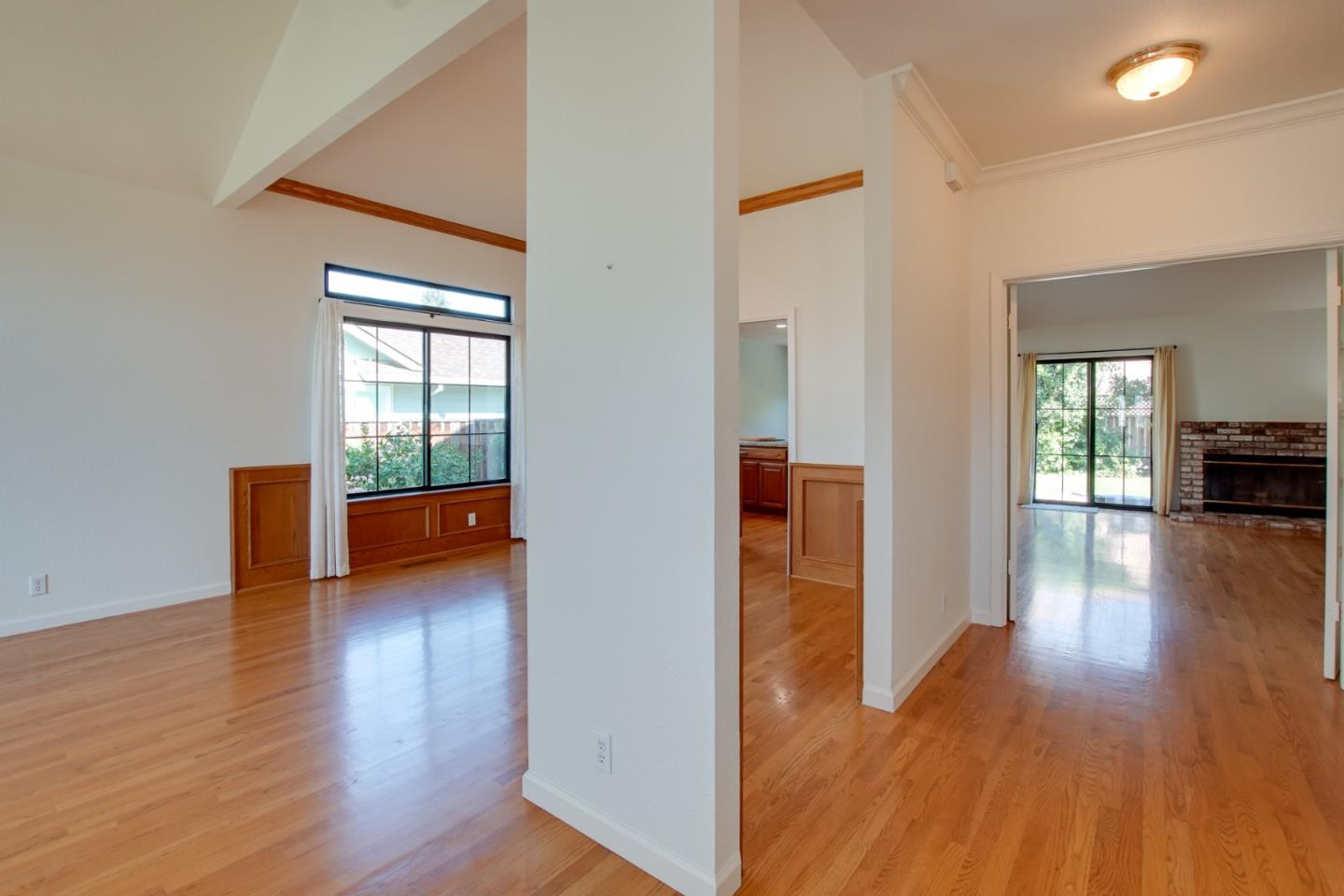 Detail Gallery Image 10 of 49 For 350 Tina Dr, Hollister,  CA 95023 - 4 Beds | 2 Baths