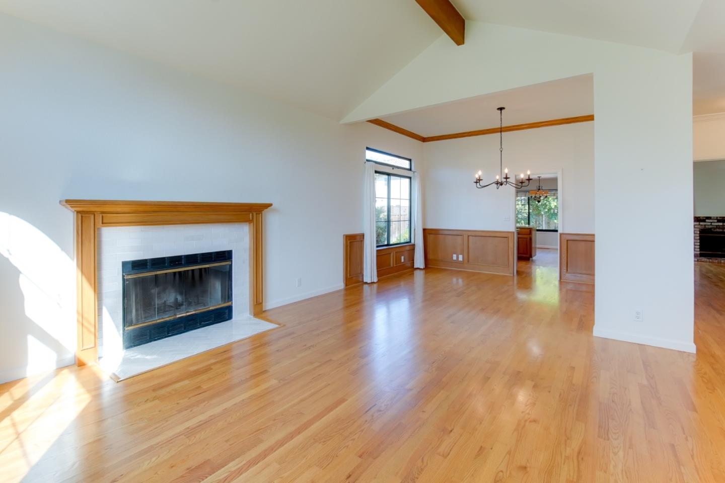 Detail Gallery Image 13 of 49 For 350 Tina Dr, Hollister,  CA 95023 - 4 Beds | 2 Baths