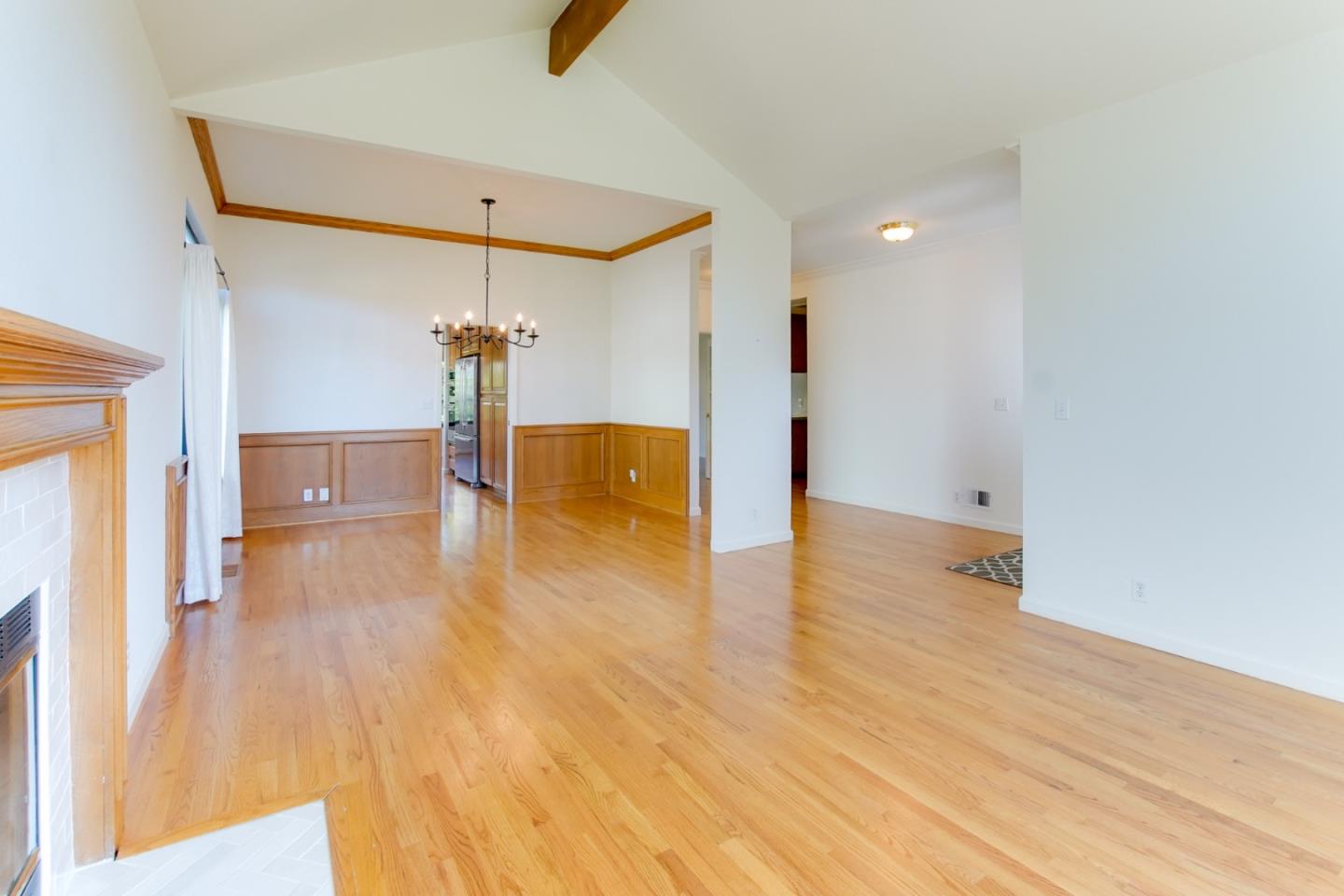 Detail Gallery Image 14 of 49 For 350 Tina Dr, Hollister,  CA 95023 - 4 Beds | 2 Baths