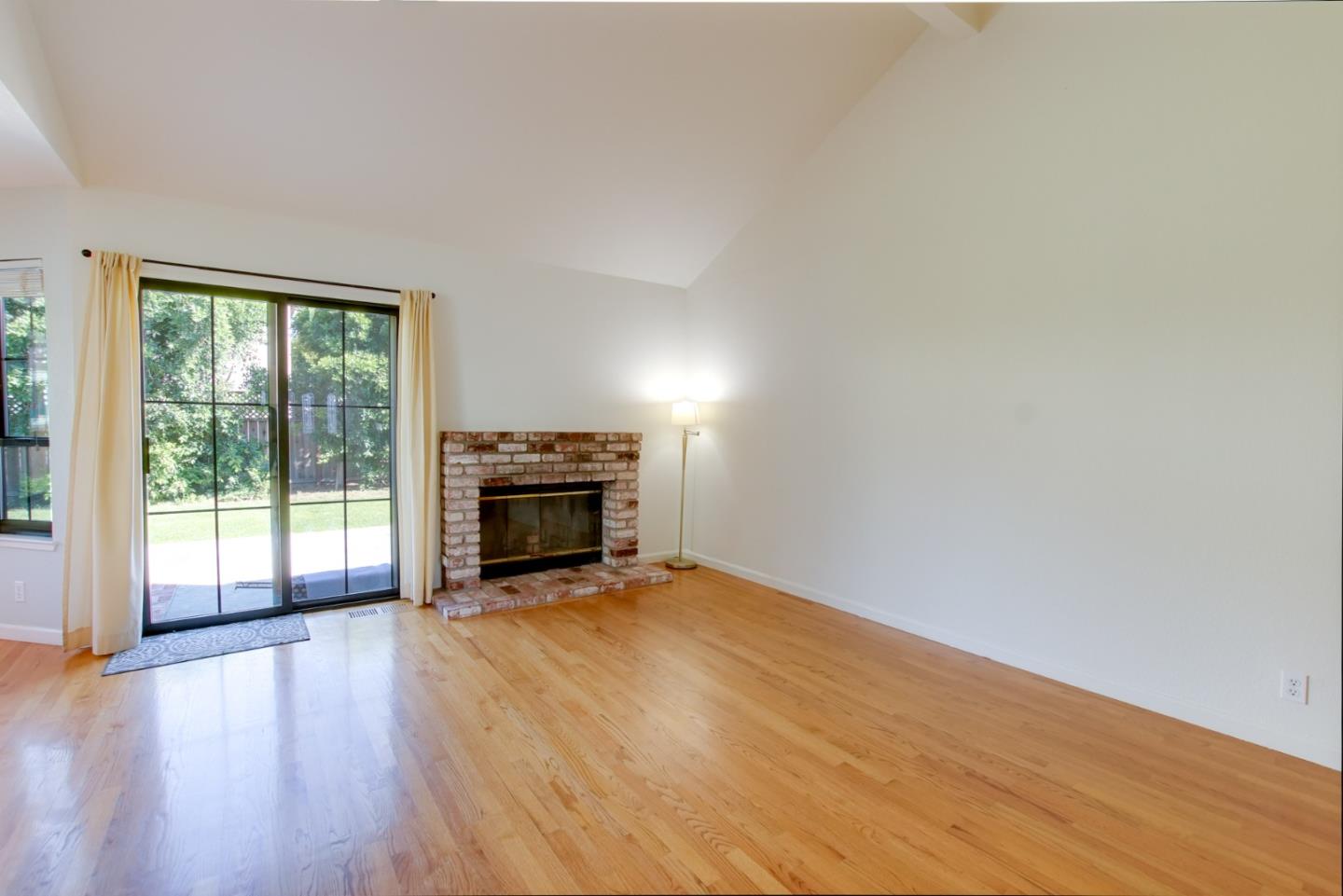 Detail Gallery Image 17 of 49 For 350 Tina Dr, Hollister,  CA 95023 - 4 Beds | 2 Baths