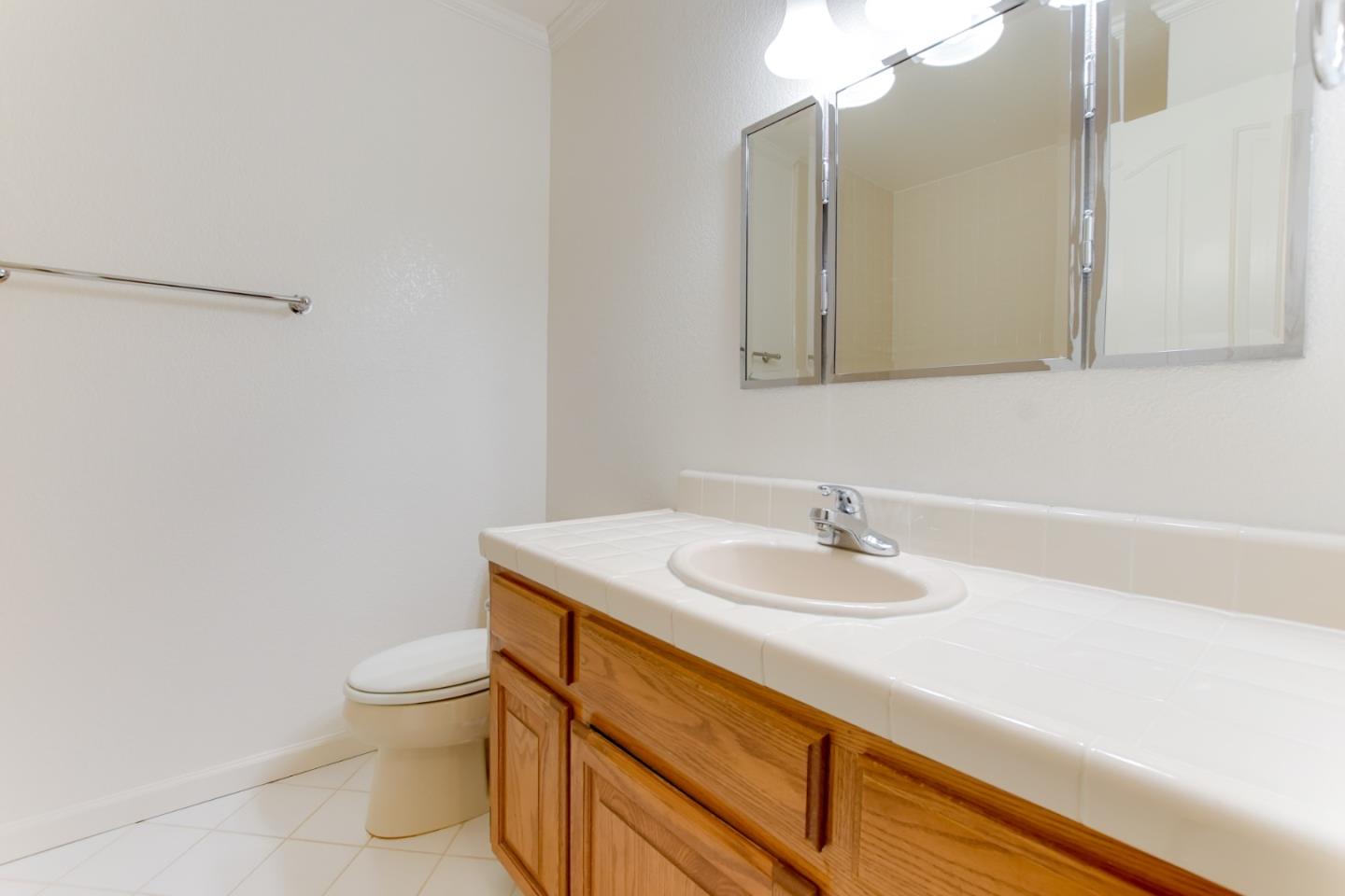 Detail Gallery Image 32 of 49 For 350 Tina Dr, Hollister,  CA 95023 - 4 Beds | 2 Baths
