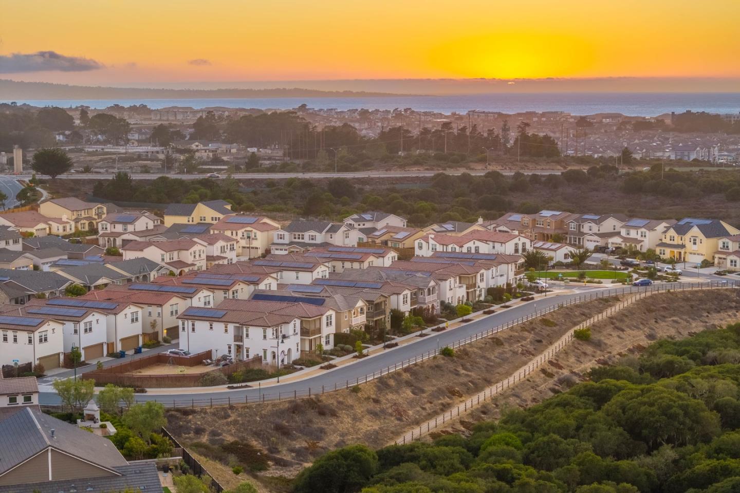 Detail Gallery Image 3 of 44 For 2975 Denali Dr, Marina,  CA 93933 - 3 Beds | 2/1 Baths