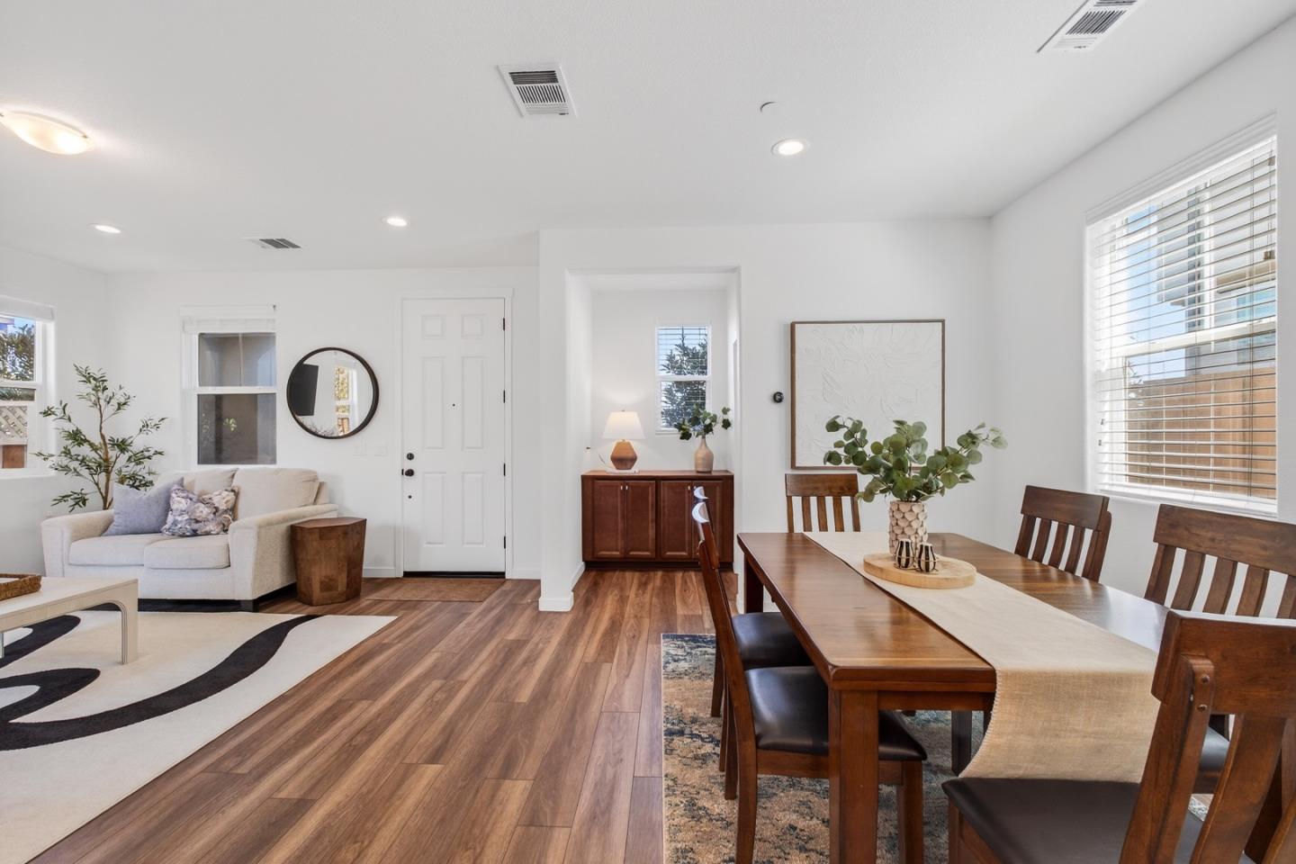 Detail Gallery Image 7 of 44 For 2975 Denali Dr, Marina,  CA 93933 - 3 Beds | 2/1 Baths