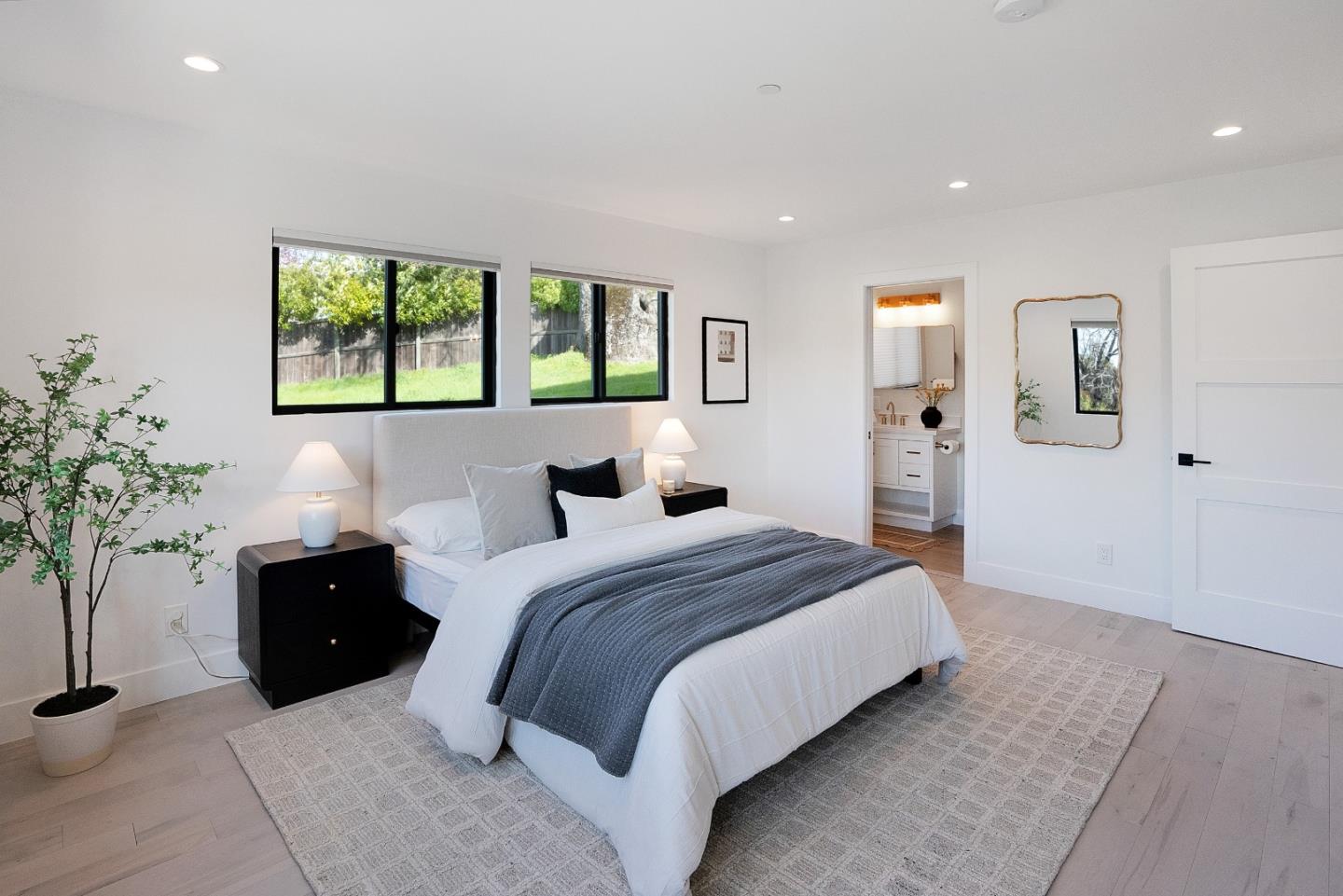 Detail Gallery Image 18 of 53 For 76 Vista Verde Way, Portola Valley,  CA 94028 - 5 Beds | 5/1 Baths