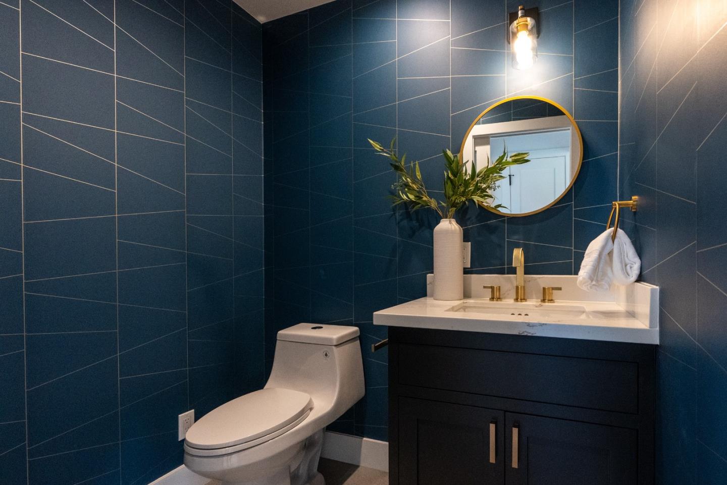 Detail Gallery Image 21 of 53 For 76 Vista Verde Way, Portola Valley,  CA 94028 - 5 Beds | 5/1 Baths