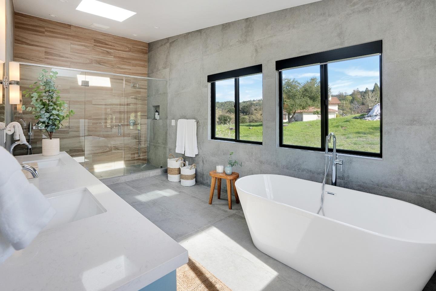 Detail Gallery Image 30 of 53 For 76 Vista Verde Way, Portola Valley,  CA 94028 - 5 Beds | 5/1 Baths