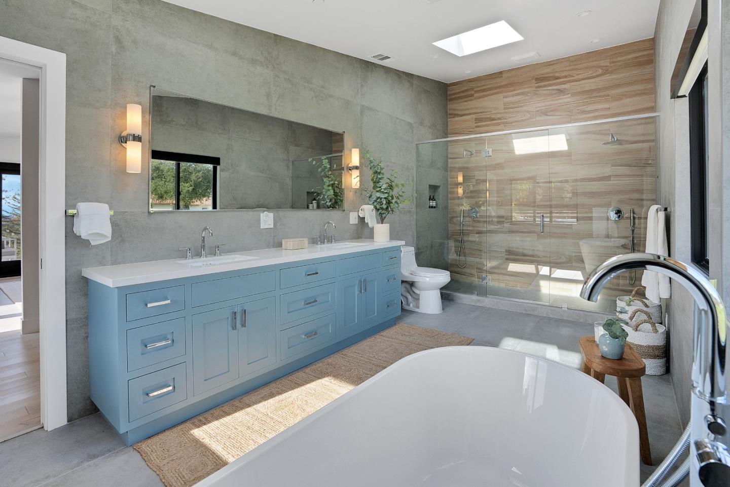 Detail Gallery Image 31 of 53 For 76 Vista Verde Way, Portola Valley,  CA 94028 - 5 Beds | 5/1 Baths