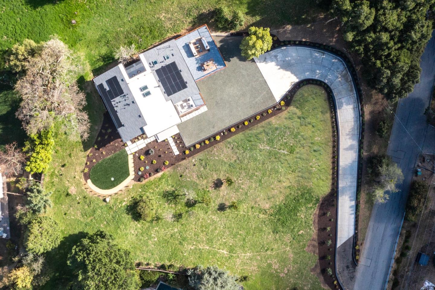 Detail Gallery Image 43 of 53 For 76 Vista Verde Way, Portola Valley,  CA 94028 - 5 Beds | 5/1 Baths