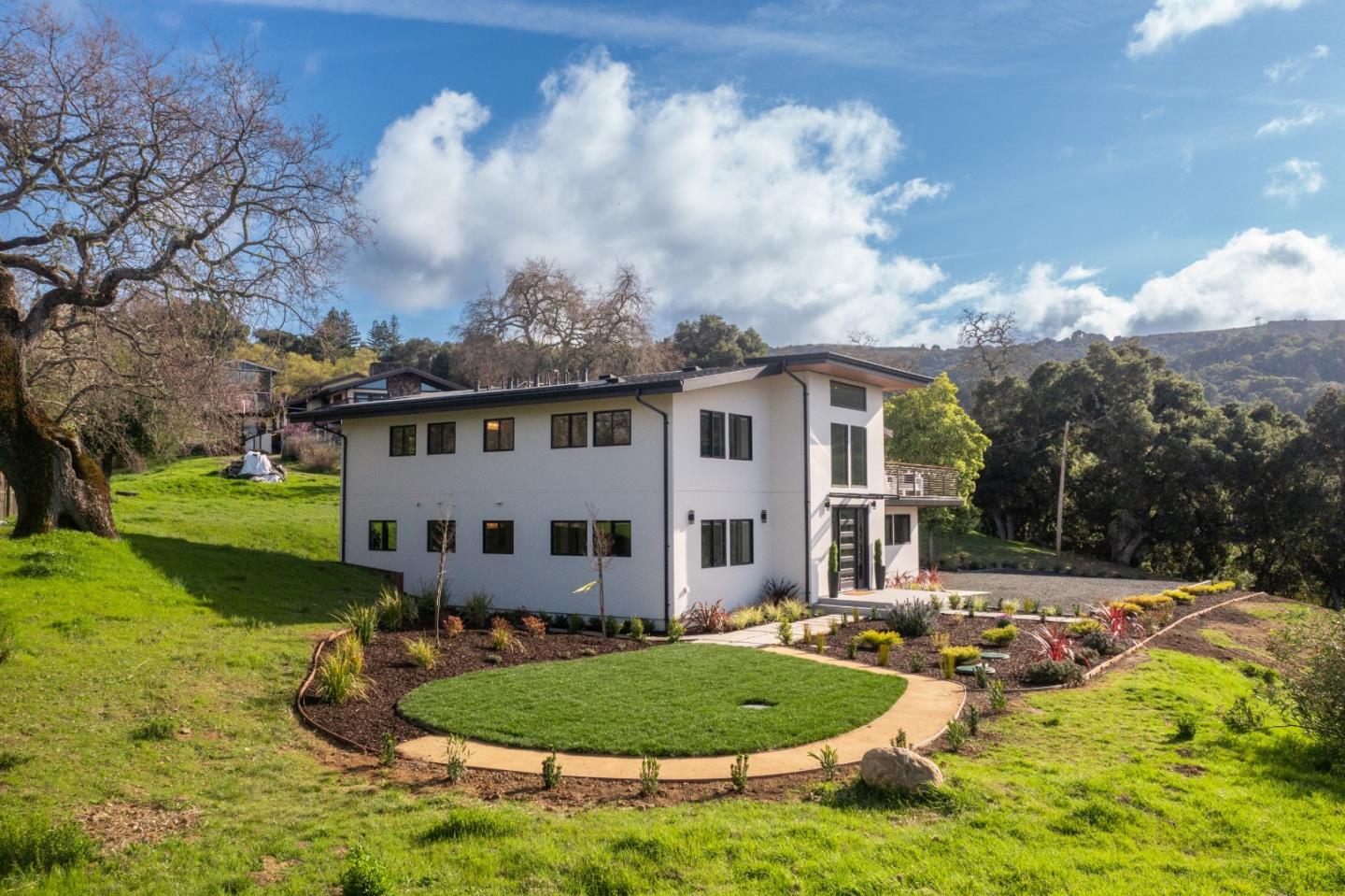 Detail Gallery Image 47 of 53 For 76 Vista Verde Way, Portola Valley,  CA 94028 - 5 Beds | 5/1 Baths
