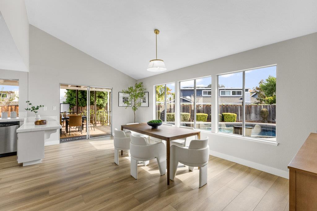 Detail Gallery Image 12 of 61 For 6222 Abbeyfield Ct, San Jose,  CA 95120 - 4 Beds | 2 Baths