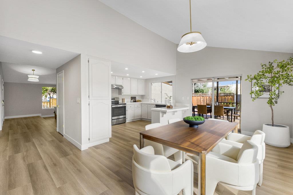 Detail Gallery Image 14 of 61 For 6222 Abbeyfield Ct, San Jose,  CA 95120 - 4 Beds | 2 Baths