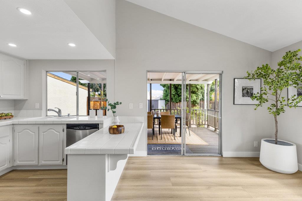 Detail Gallery Image 20 of 61 For 6222 Abbeyfield Ct, San Jose,  CA 95120 - 4 Beds | 2 Baths