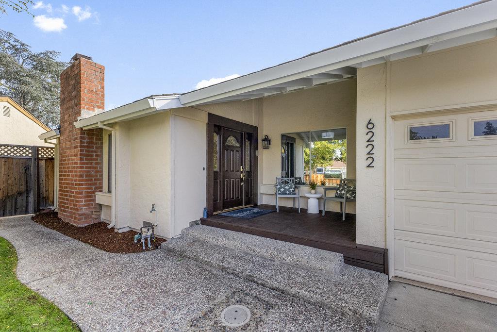 Detail Gallery Image 4 of 61 For 6222 Abbeyfield Ct, San Jose,  CA 95120 - 4 Beds | 2 Baths